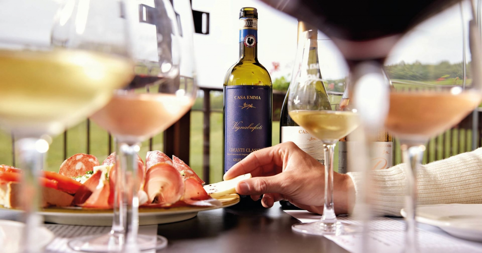  22 Nisan 2026,Çarşamba Istanbul – Bologna – COMO Castello Del Nero|*|23 Nisan 2026,Perşembe COMO Castello Del Nero|*|24 Nisan 2026,Cuma Fattoria Casa Emma  |*|25 Nisan 2026,Cumartesi Siena  |*|26 Nisan 2025,Pazar COMO Castello Del Nero – Bologna - Istanbul